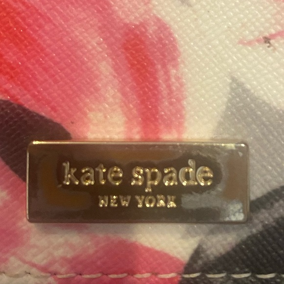 Kate Spade Passport Holder: Floral - Picture 2 of 4